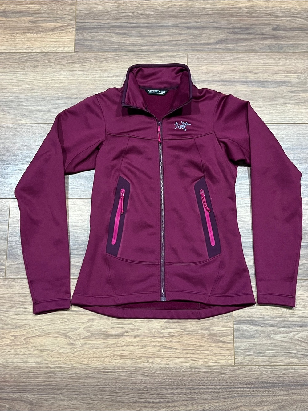 Arc’teryx Arenite Jacket in Plum Purple Size XS